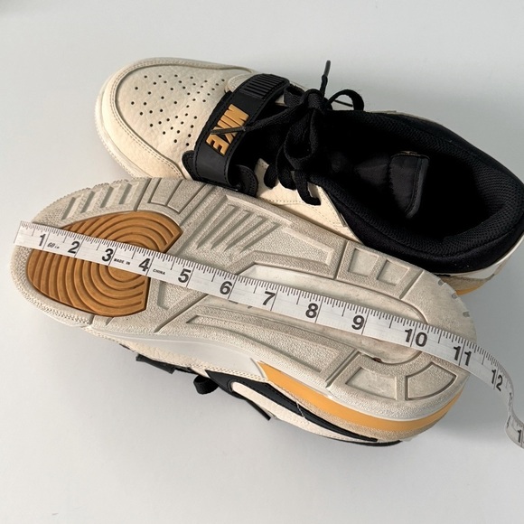 Nike Air Jordan Legacy Sneakers Low Pale CD7069-200 Unisex Cream Black SZ 8.5 - Picture 14 of 14